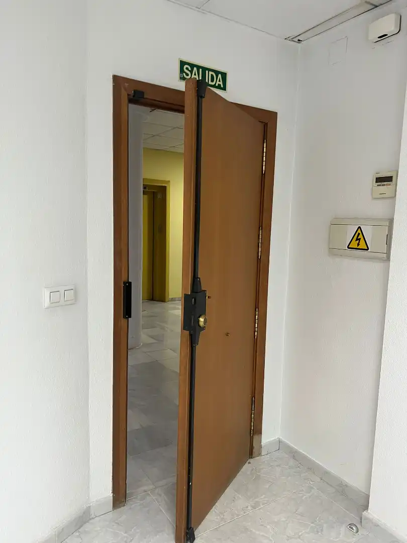 Oficina en venda en Sevilla amb Aire condicionat