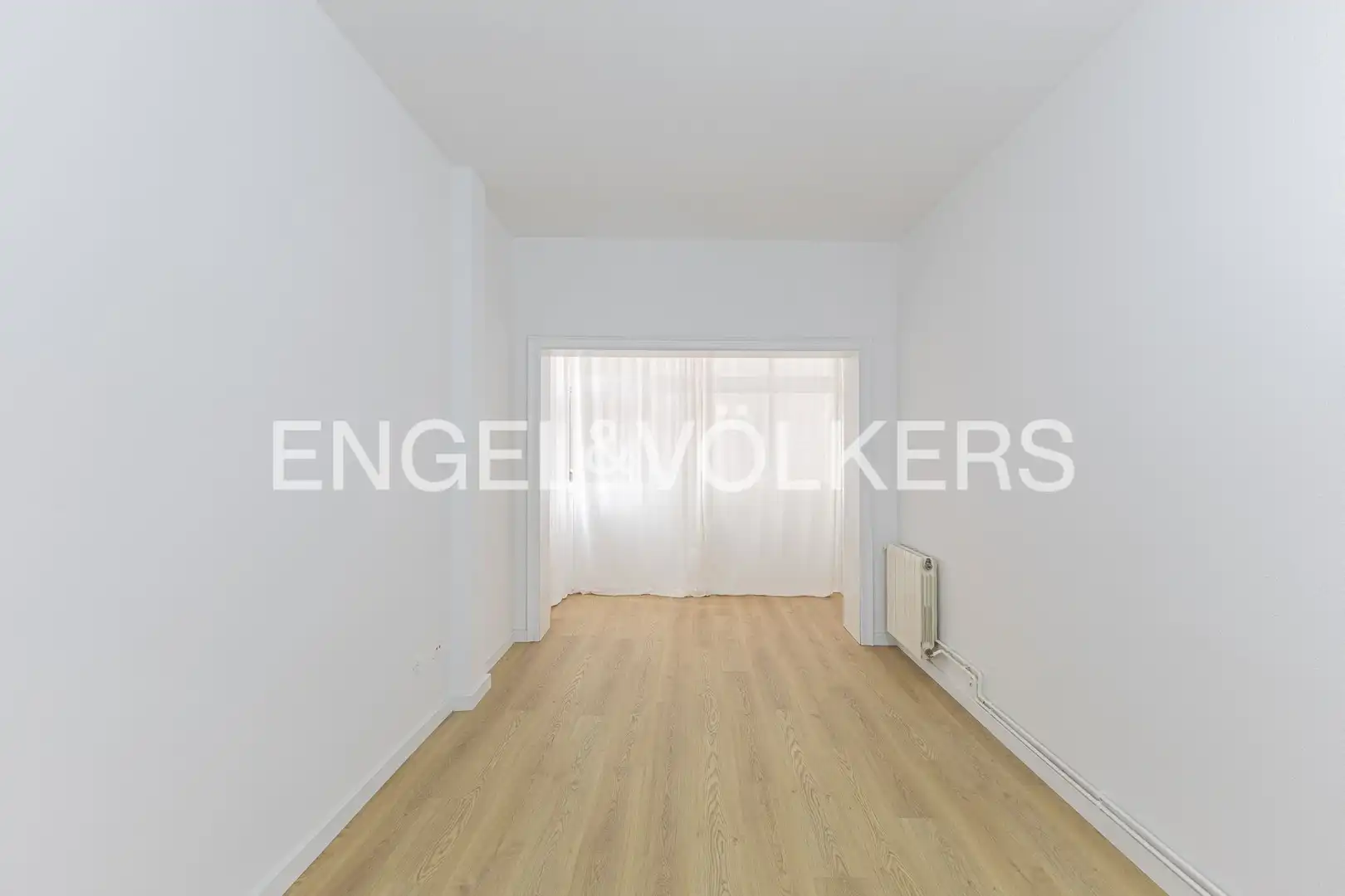 Sala d'estar de Pis en venda en Barcelona amb Calefacció, Parquet i Balcó