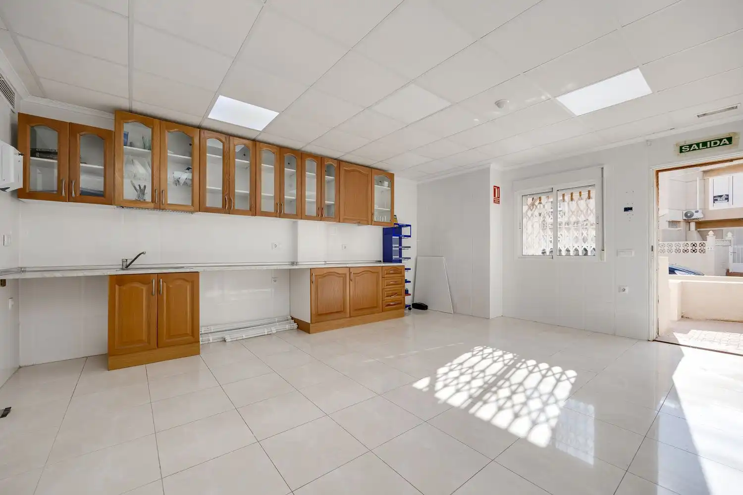 Kitchen of Commercial properties for sale in Torrevieja  with Air Conditioner