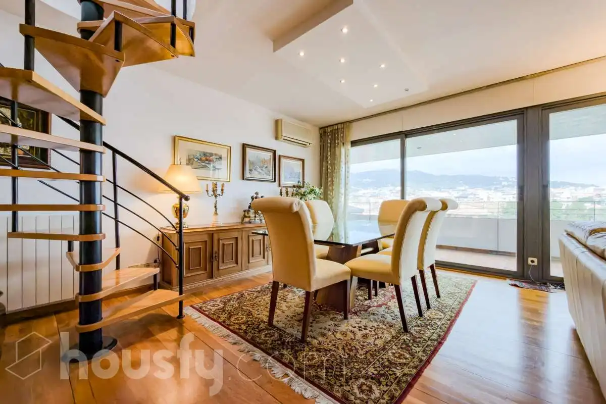 Comedor de Piso en venta en Barcelona con Aire acondicionado, Calefacción y Jardín privado
