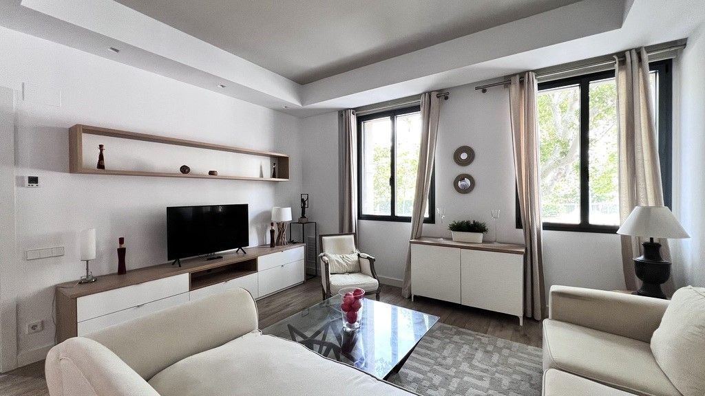 Sala de estar de Piso de alquiler en  Barcelona Capital con Aire acondicionado, Calefacción y Piscina