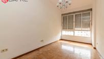 Bedroom of Flat for sale in  Madrid Capital