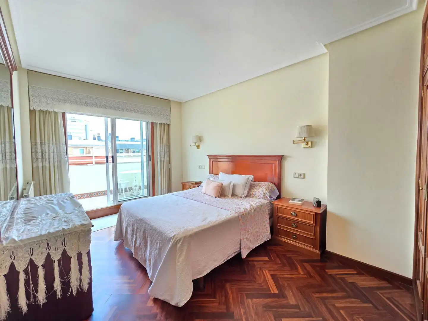 Habitación de Dúplex en venta en A Coruña Capital  con Calefacción, Parquet y Terraza