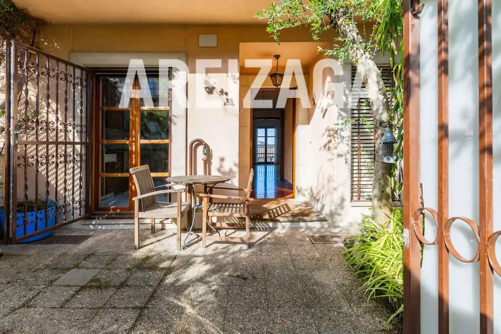 Jardí de Casa o xalet en venda en Donostia - San Sebastián  amb Calefacció, Jardí privat i Terrassa