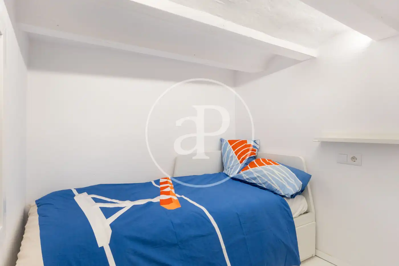 Dormitori de Loft de lloguer en Valencia amb Aire condicionat, Calefacció i Moblat