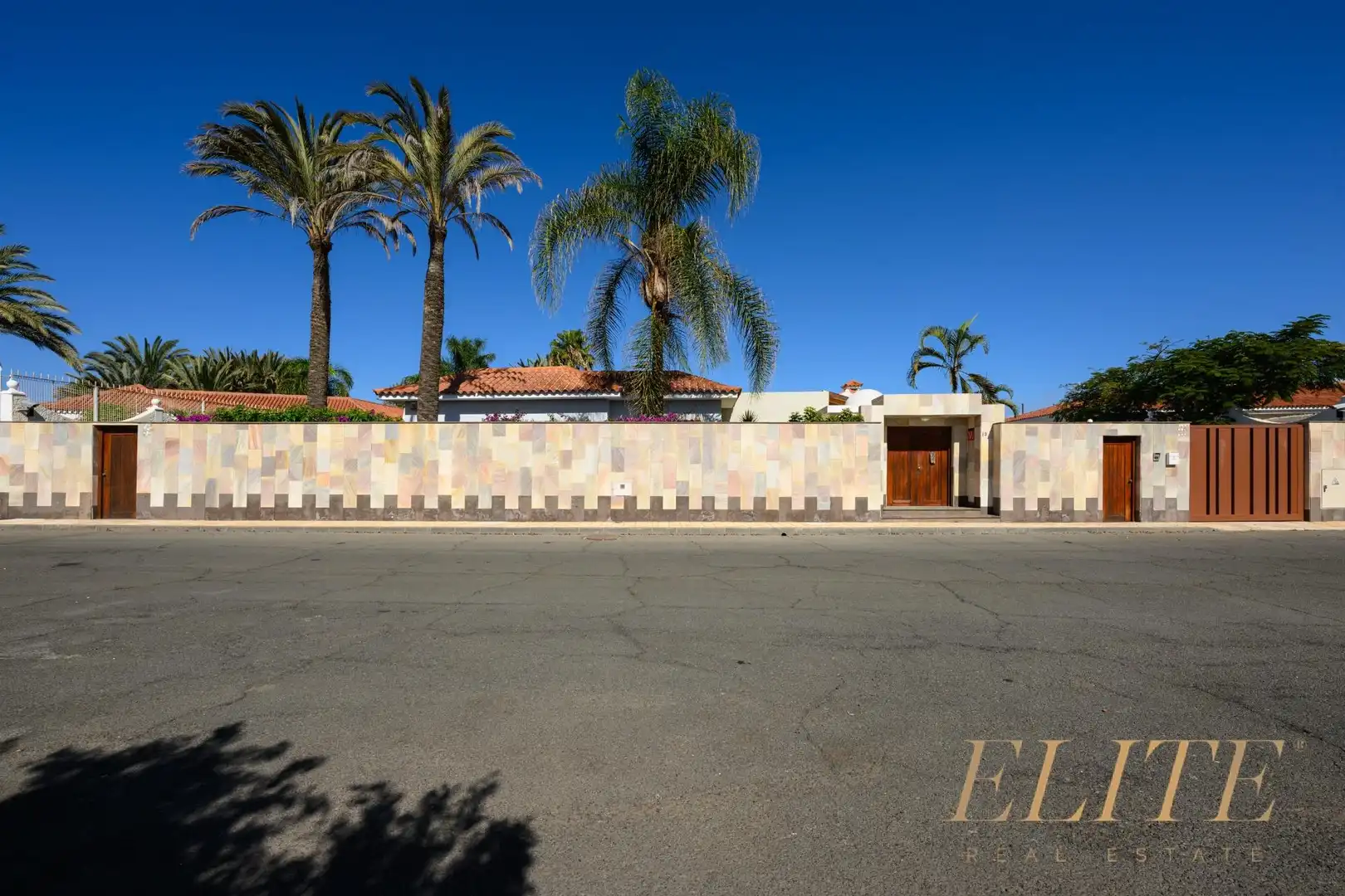 Vista exterior de Casa o xalet en venda en San Bartolomé de Tirajana amb Jardí privat, Terrassa i Piscina