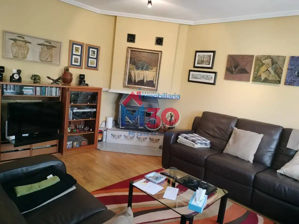 Sala de estar de Casa o chalet en venta en Miranda de Ebro con Calefacción y Terraza