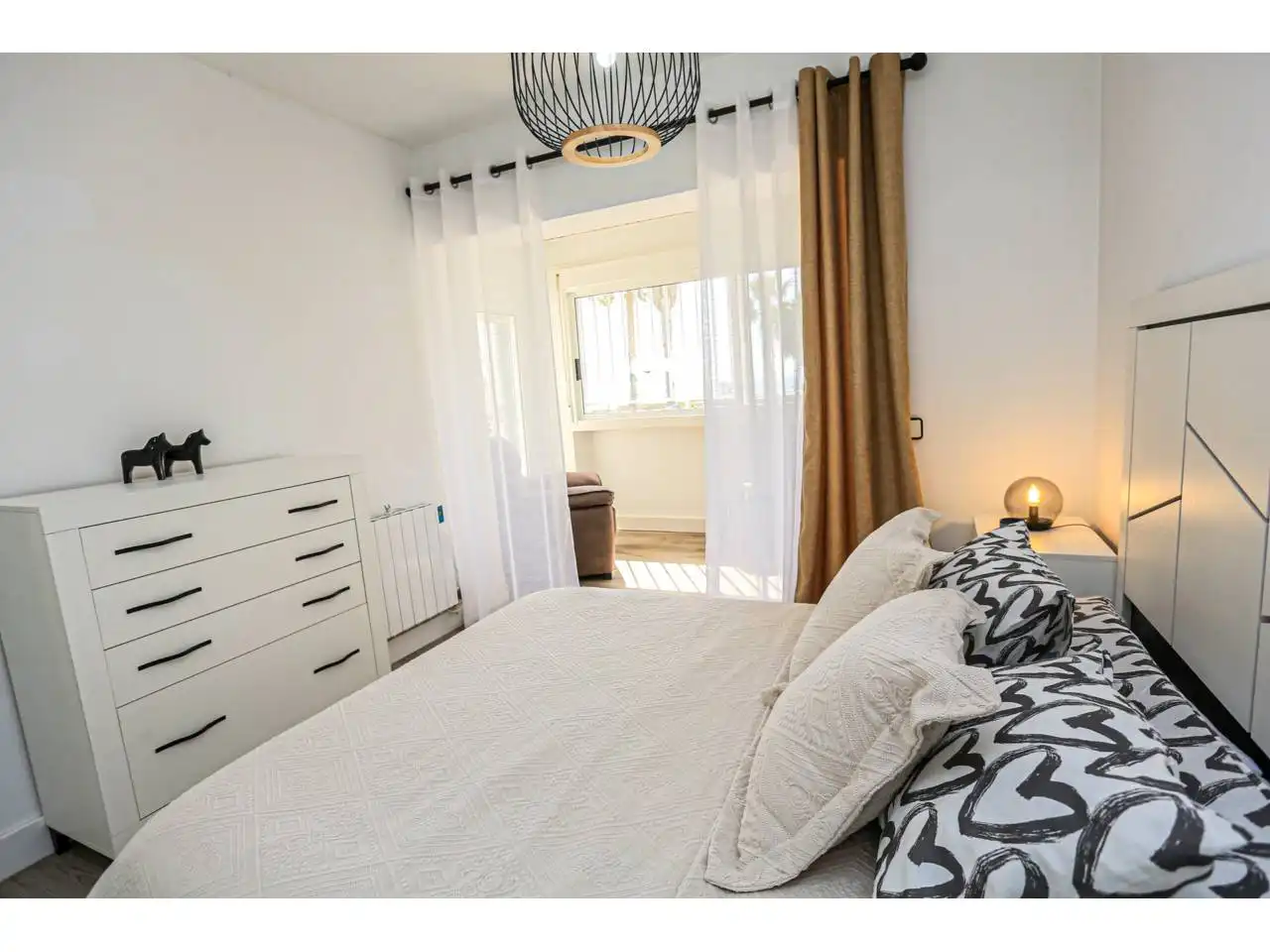 Dormitori de Casa o xalet en venda en Cambrils amb Aire condicionat, Jardí privat i Parquet