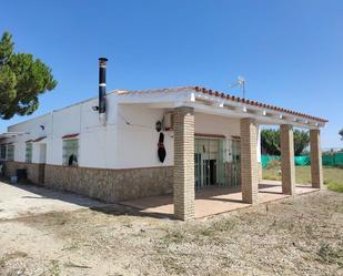 Vista exterior de Casa o xalet en venda en Sanlúcar de Barrameda amb Jardí privat, Terrassa i Traster