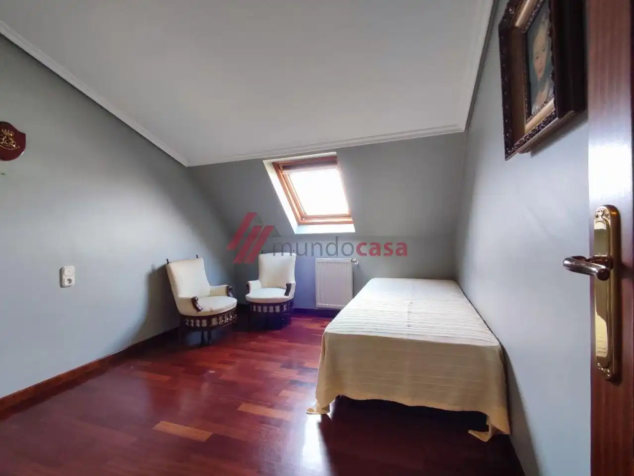 Dormitori de Dúplex en venda en Ferrol amb Calefacció, Parquet i Moblat