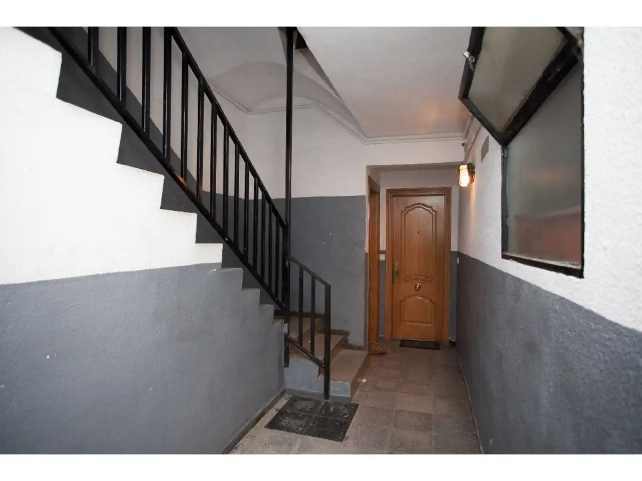 Piso en venta en Girona con Balcón