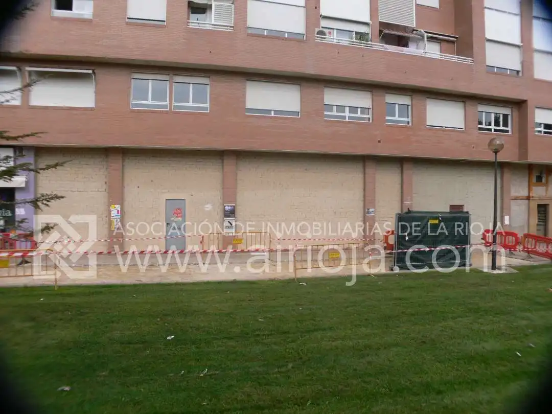 Local comercial de lloguer a Logroño - Calle Oeste