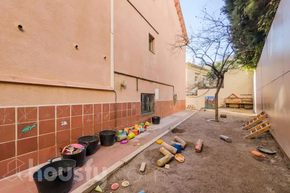 Vista exterior de Casa o chalet en venta en Barcelona con Aire acondicionado, Calefacción y Jardín privado