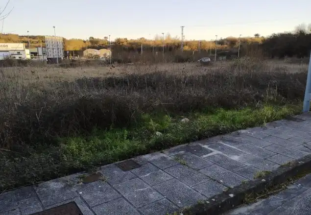 Terreni e lotti in vendita a Residencia - Abella, imagen 2
