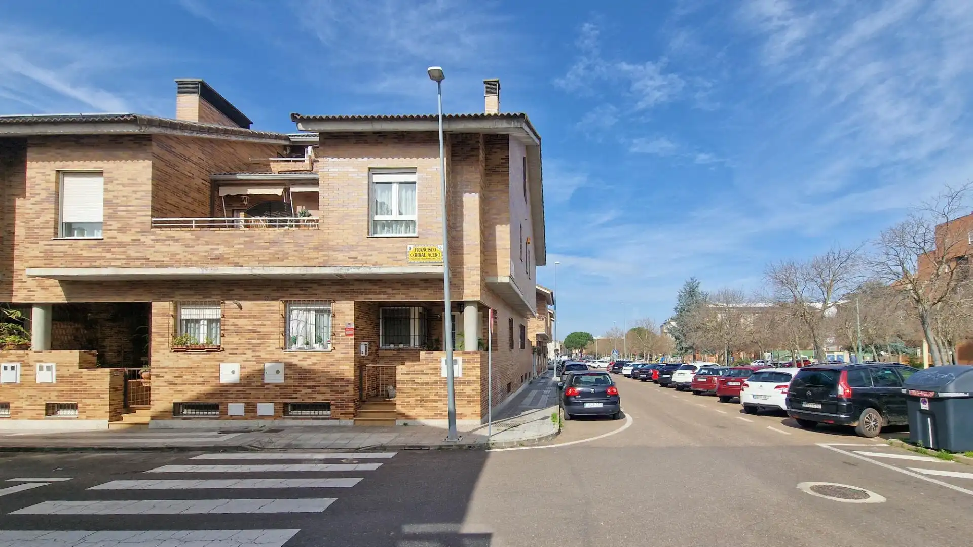 Vista exterior de Casa adosada en venda en Badajoz amb Aire condicionat, Jardí privat i Terrassa