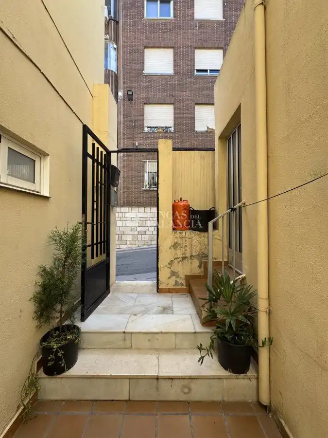 Vista exterior de Edificio en venta en Soneja