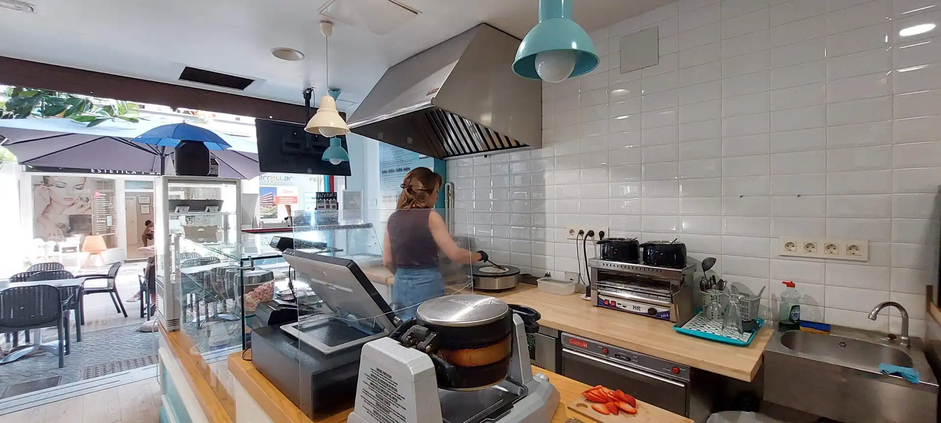 Kitchen of Commercial properties for rent in Salou  with Air Conditioner, Terrace and Furnished