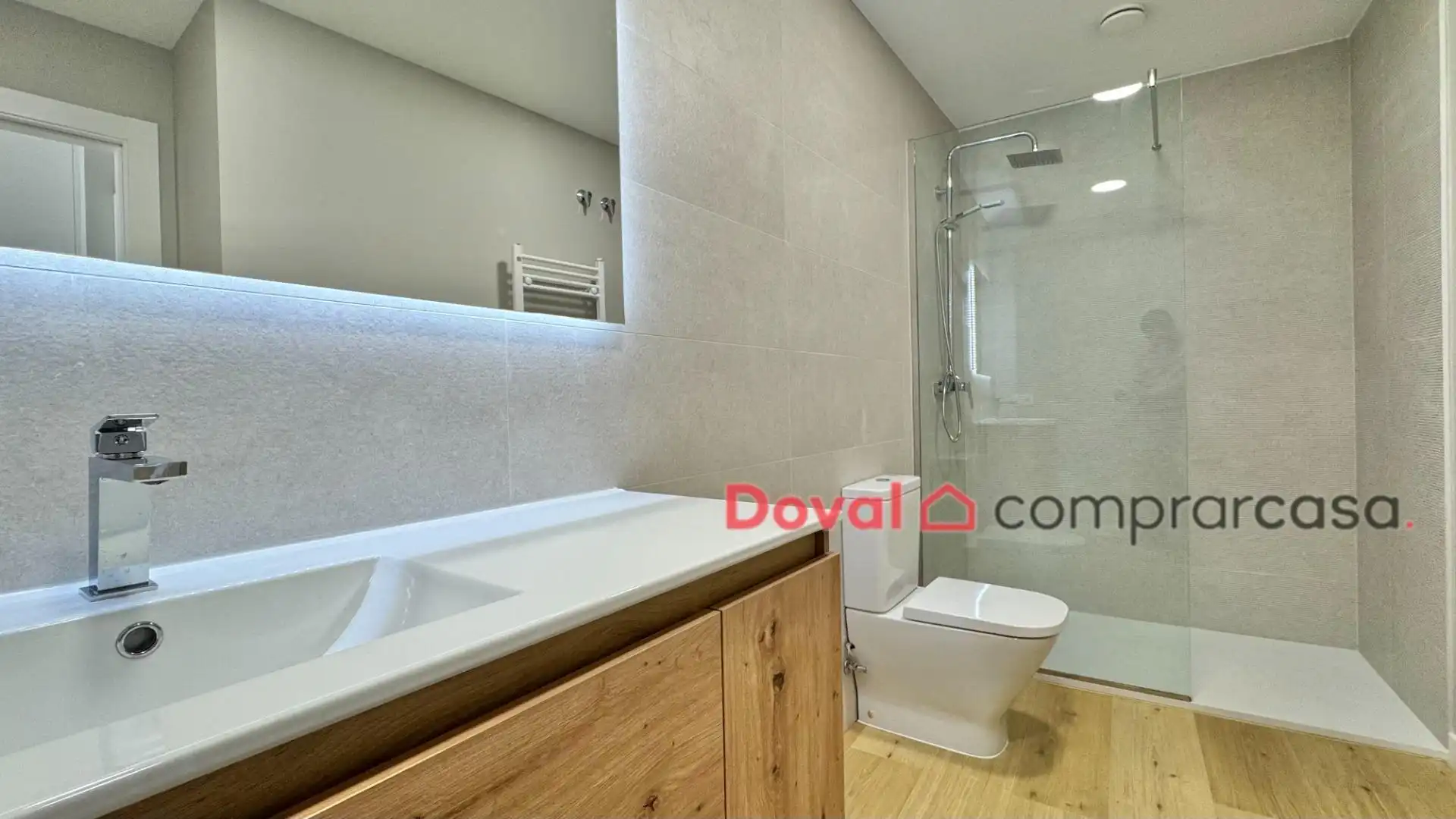 Bathroom of Flat for sale in Vigo   with Heating