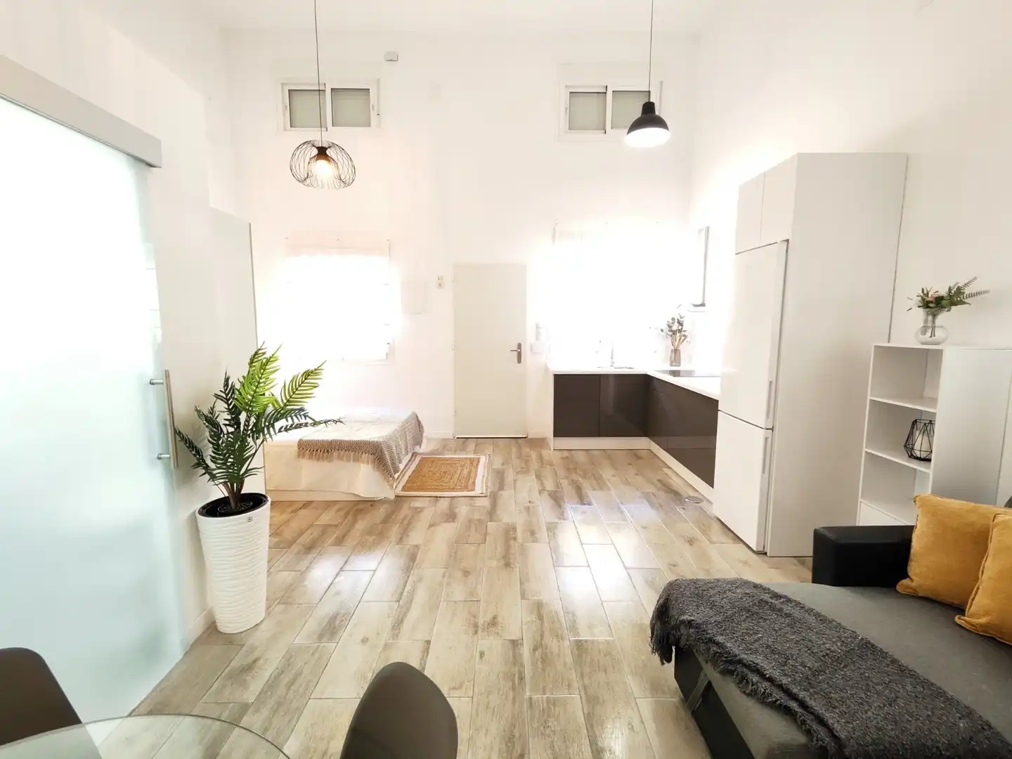 Schlafzimmer von Geschaftsraum zum Verkauf in Málaga mit Klimaanlage, Heizung und Möbliert