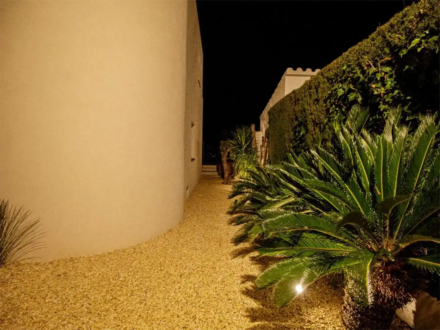 Garden of Houses for sale in Empuriabrava  with Air Conditioner, Swimming Pool and Balcony