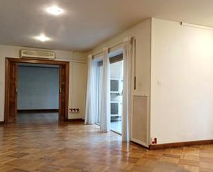 Flat to rent in  Madrid Capital  with Air Conditioner, Heating and Terrace