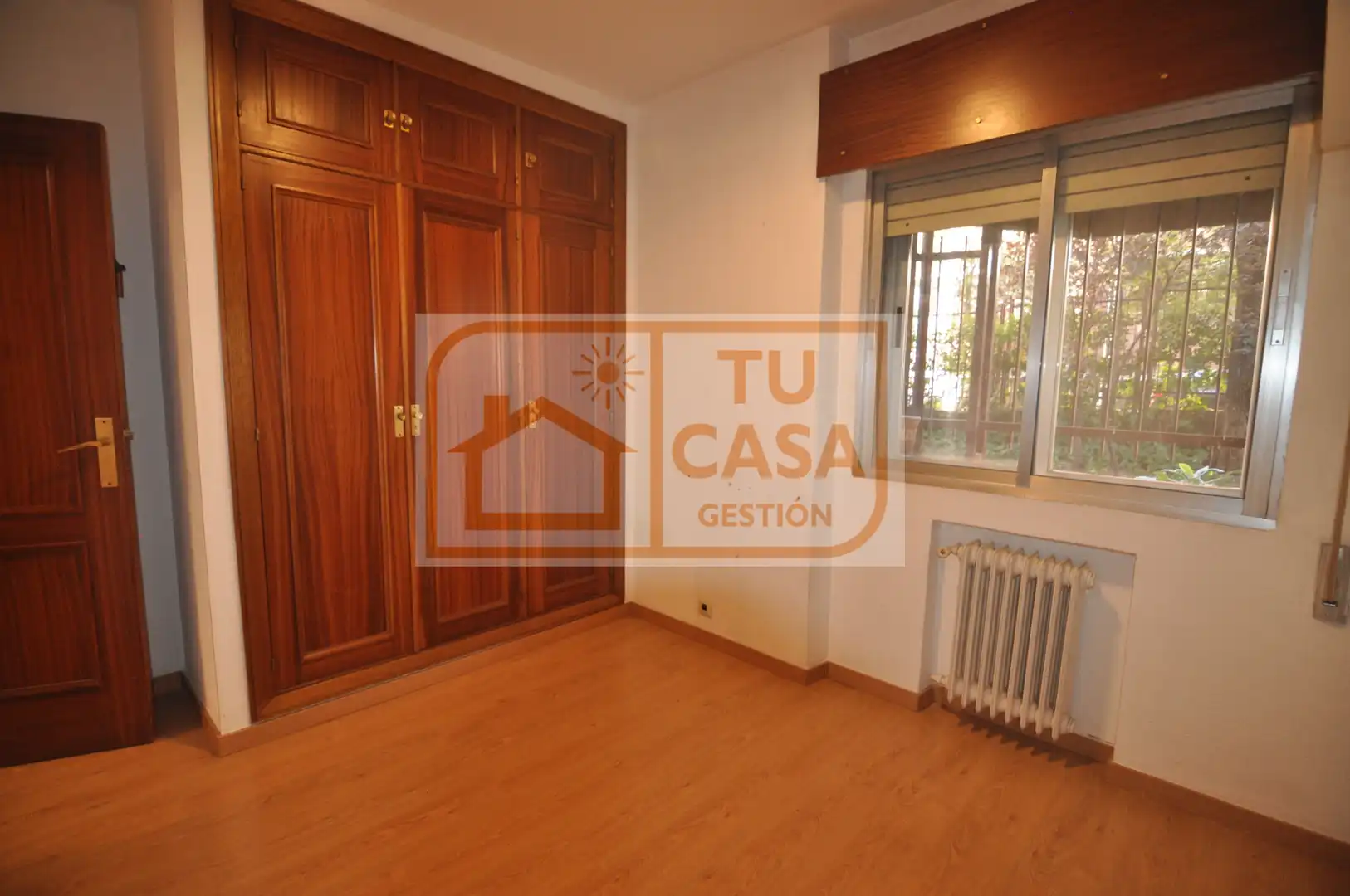 Dormitori de Pis en venda en Madrid amb Calefacció, Parquet i Terrassa