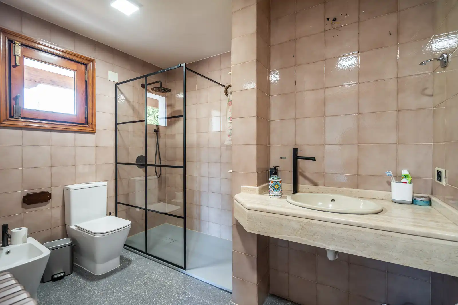 Baño de Casa o chalet en venta en Las Rozas de Madrid con Aire acondicionado, Calefacción y Jardín privado