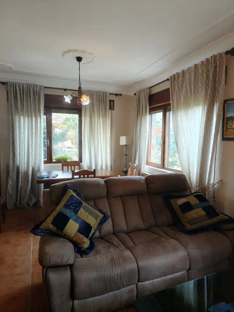 Casa aparellada amb terrassa en venda a Calle Real 5, imagen 3