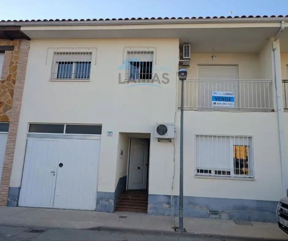 Adossat en venda a Calle Don Inocencio Pulido Cortijo 9