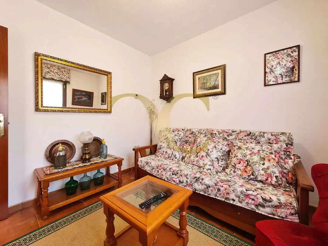 Sala d'estar de Casa o xalet en venda en Ribadesella amb Calefacció, Jardí privat i Terrassa