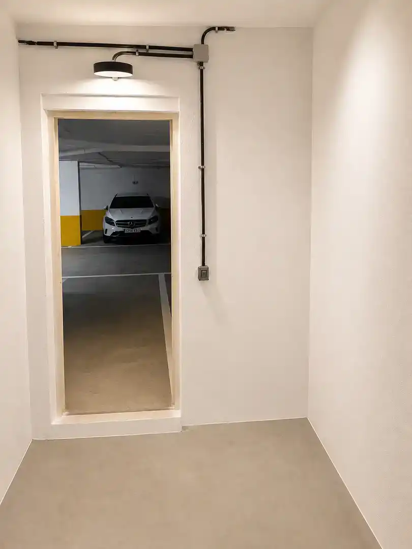 Aparcament de Pis en venda en Sevilla amb Aire condicionat, Jardí privat i Parquet