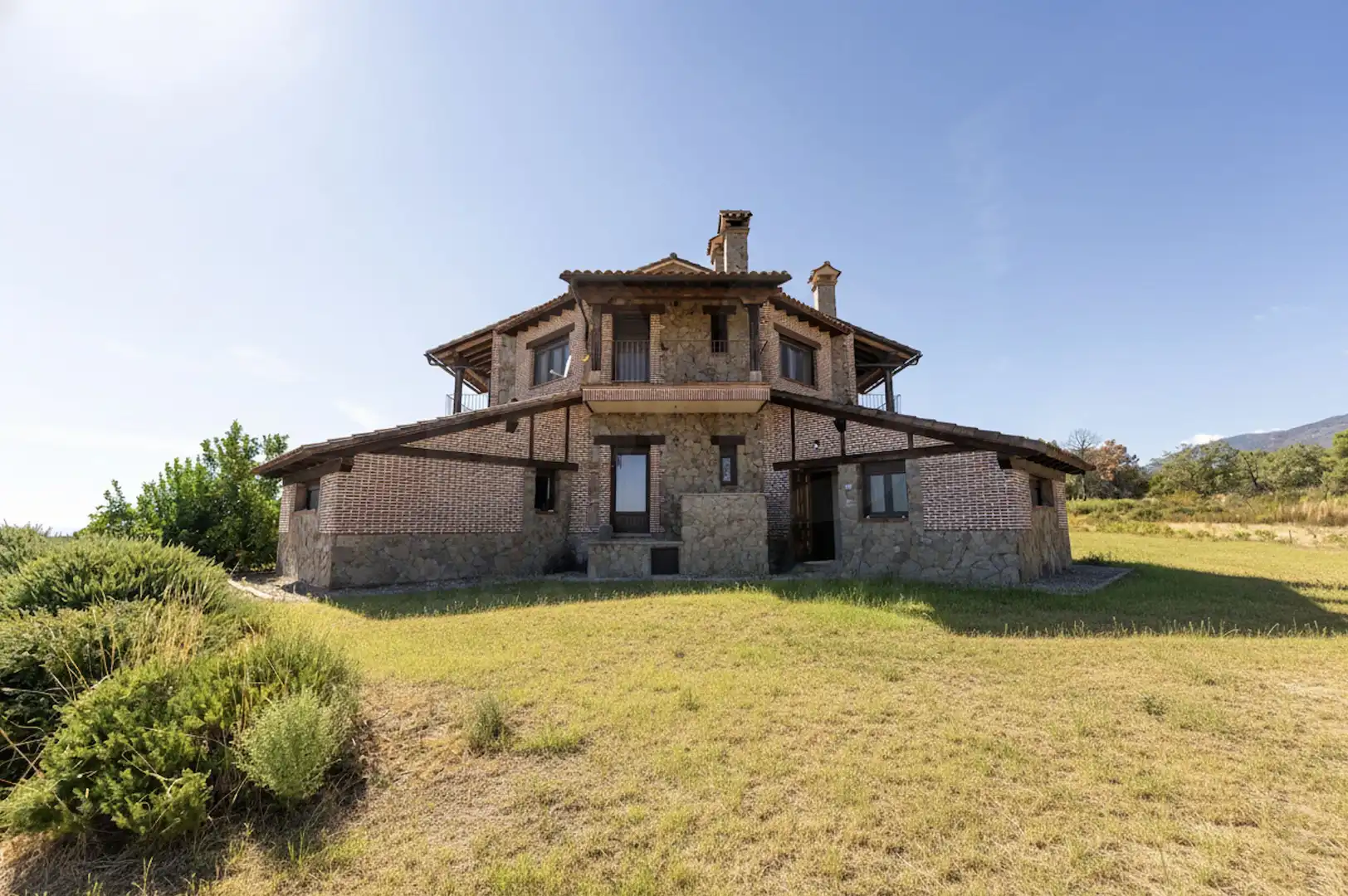 Vista exterior de Casa o chalet en venta en Villanueva de la Vera con Calefacción y Terraza