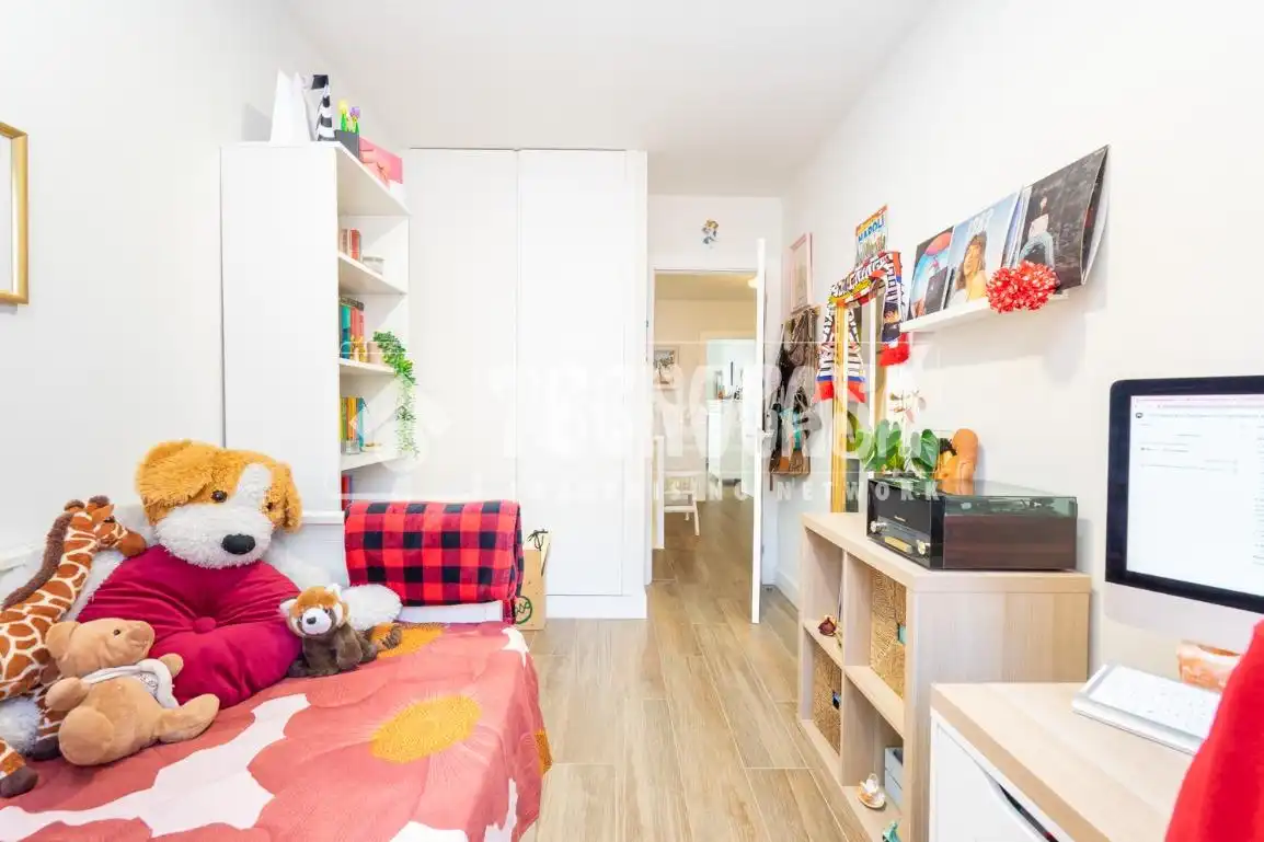 Habitación de Casa adosada en venta en Colmenar Viejo con Aire acondicionado, Calefacción y Jardín privado