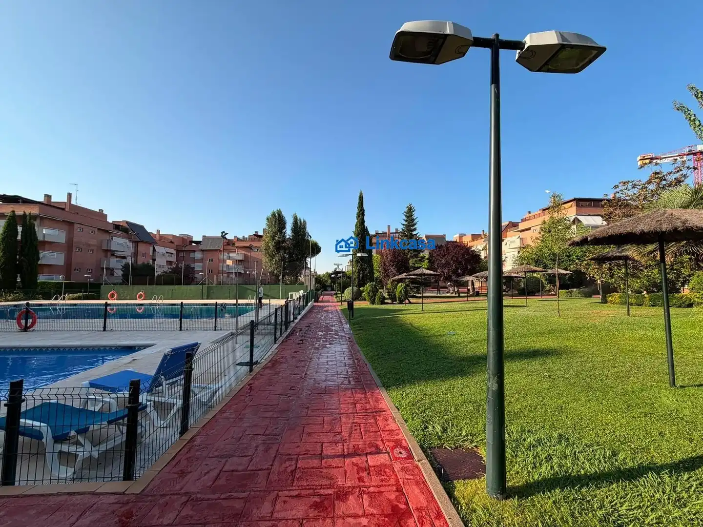 Piscina de Pis en venda en Pozuelo de Alarcón amb Aire condicionat, Calefacció i Jardí privat