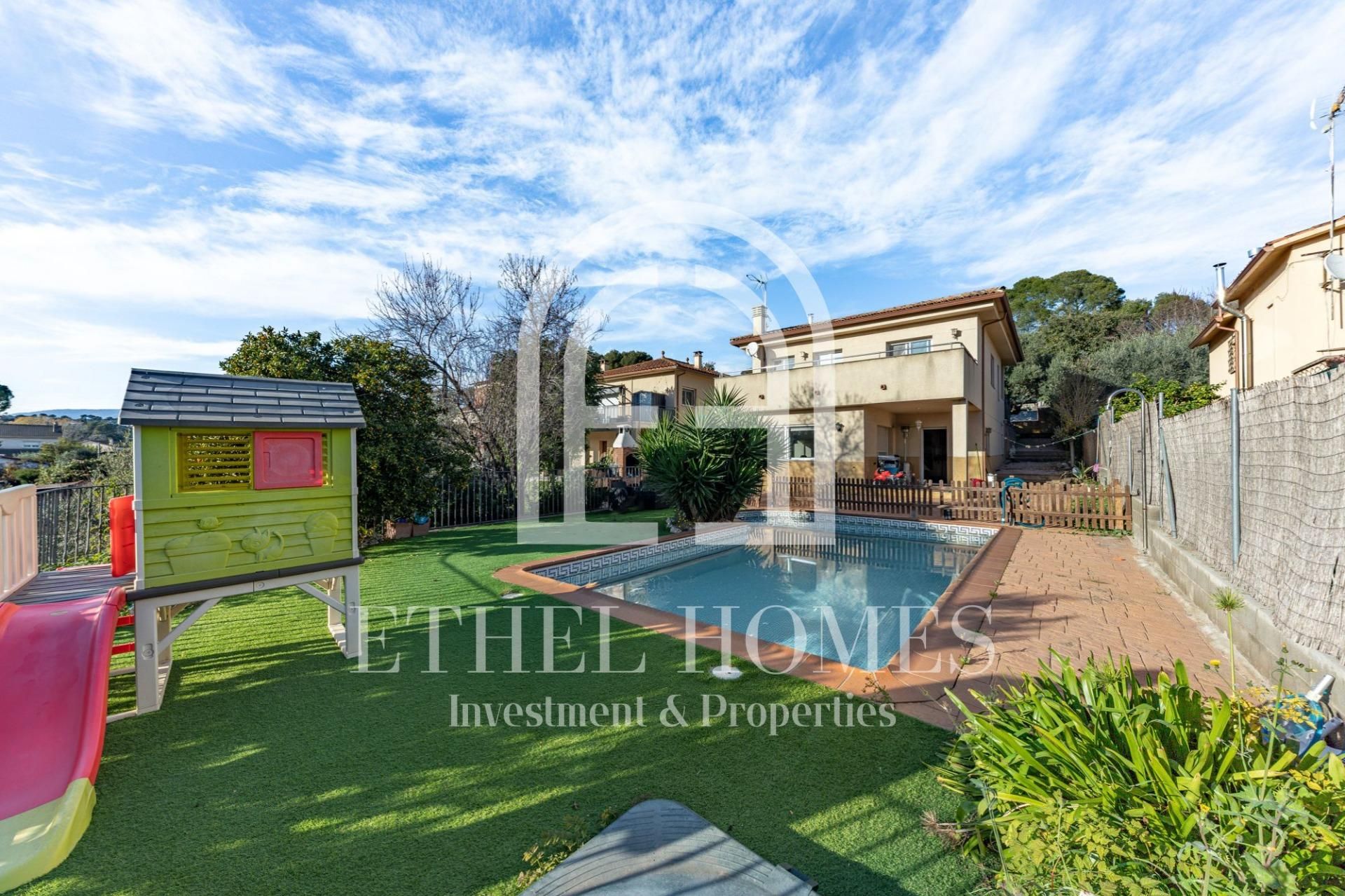 Vista exterior de Casa o chalet en venta en Lliçà d'Amunt con Jardín privado, Terraza y Piscina