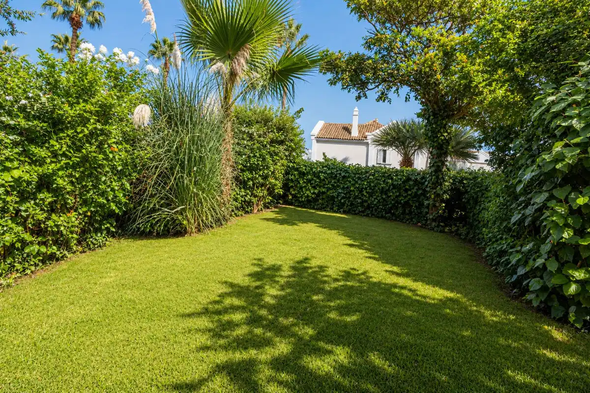 Terraced house with pool for sale in La Alcaidesa, imagen 20