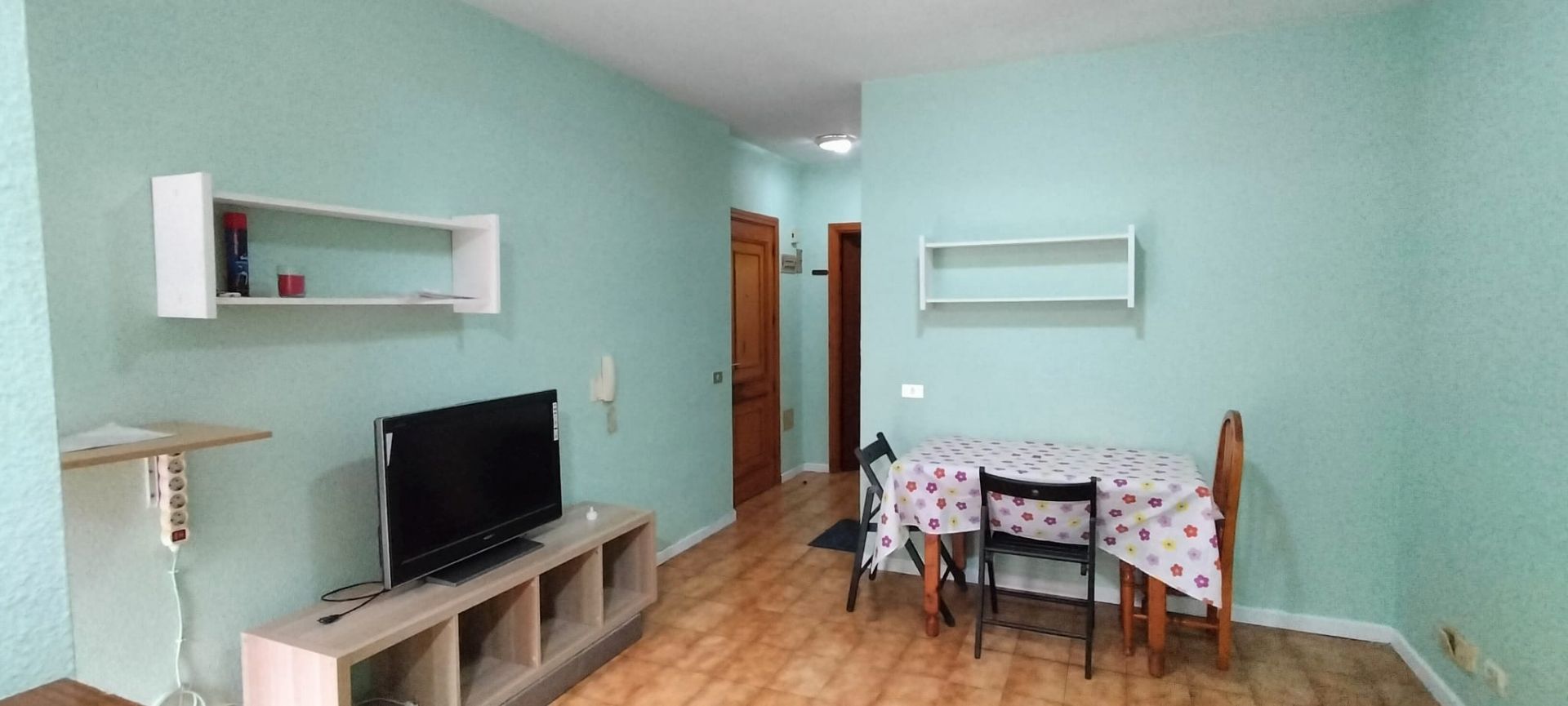 Sala d'estar de Apartament de lloguer en San Cristóbal de la Laguna amb Moblat i Balcó
