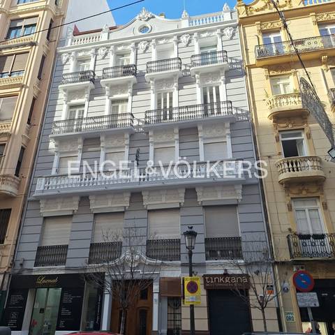 Piso en Venta en Carrer de l'Almirall Cadarso en Gran Via