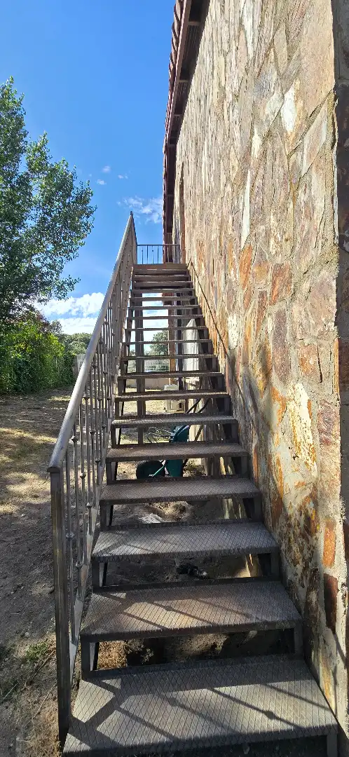 Vista exterior de Casa o chalet en venta en Zarzuela del Monte con Aire acondicionado, Calefacción y Jardín privado