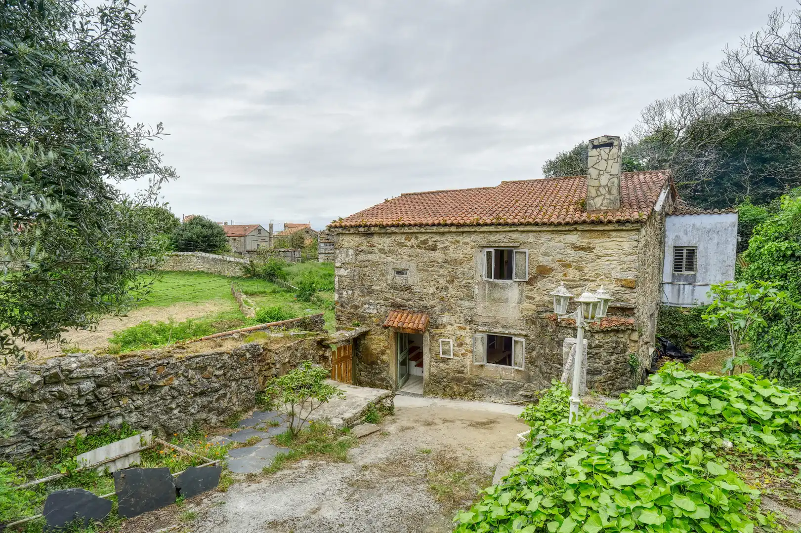 Vista exterior de Finca rústica en venda en Malpica de Bergantiños amb Calefacció, Terrassa i Traster