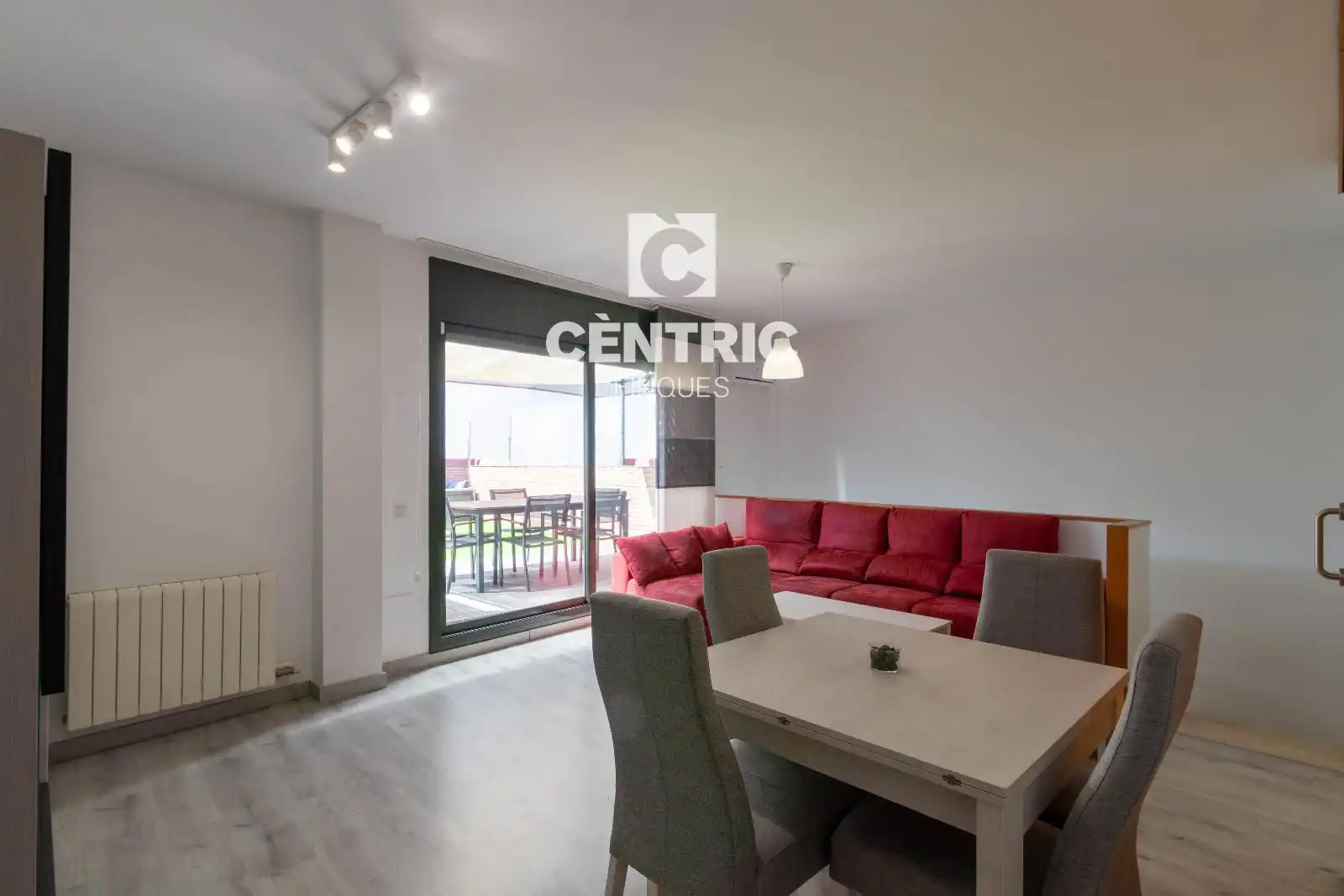 Vista exterior de Dúplex en venta en Terrassa con Aire acondicionado, Calefacción y Terraza