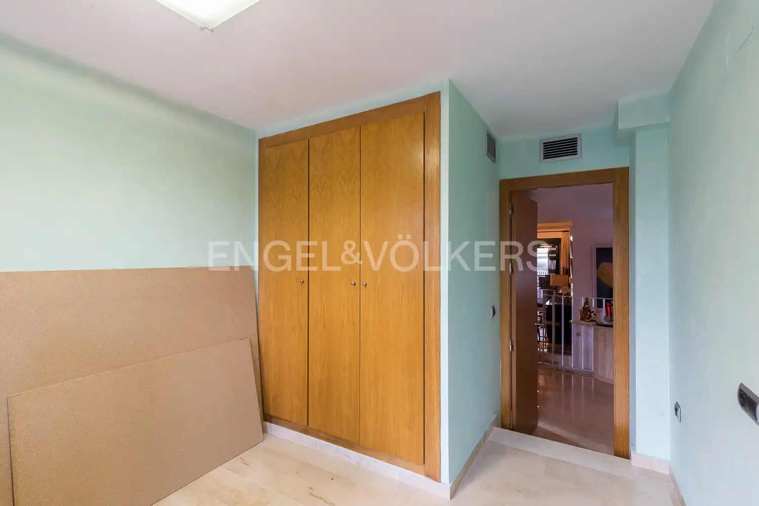 Casa adosada en venta en Valencia con Aire acondicionado, Calefacción y Jardín privado