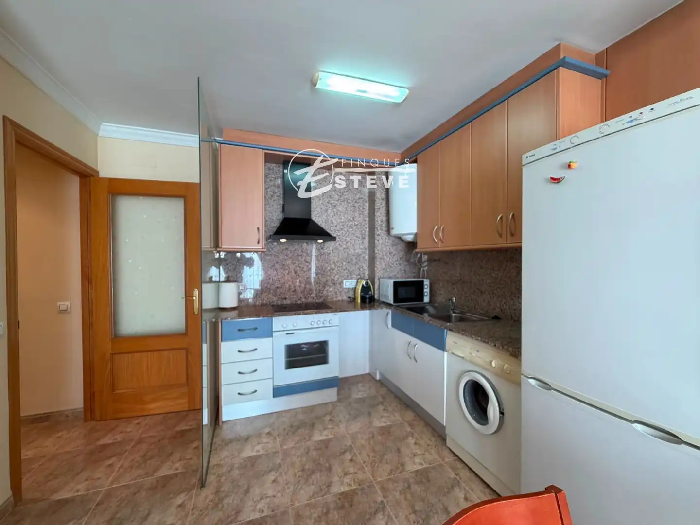 Küche von Dachboden zum Verkauf in Calafell mit Klimaanlage, Heizung und Terrasse