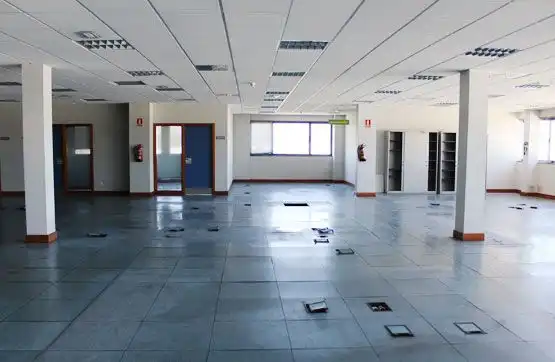 Büro zum Verkauf in Rejas
