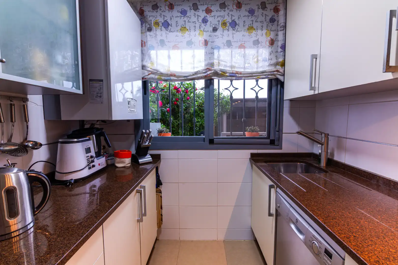 Cocina de Casa adosada en venta en Navalcarnero con Calefacción, Jardín privado y Terraza