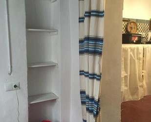 Bany de Apartament de lloguer en  Granada Capital amb Moblat i Rentadora