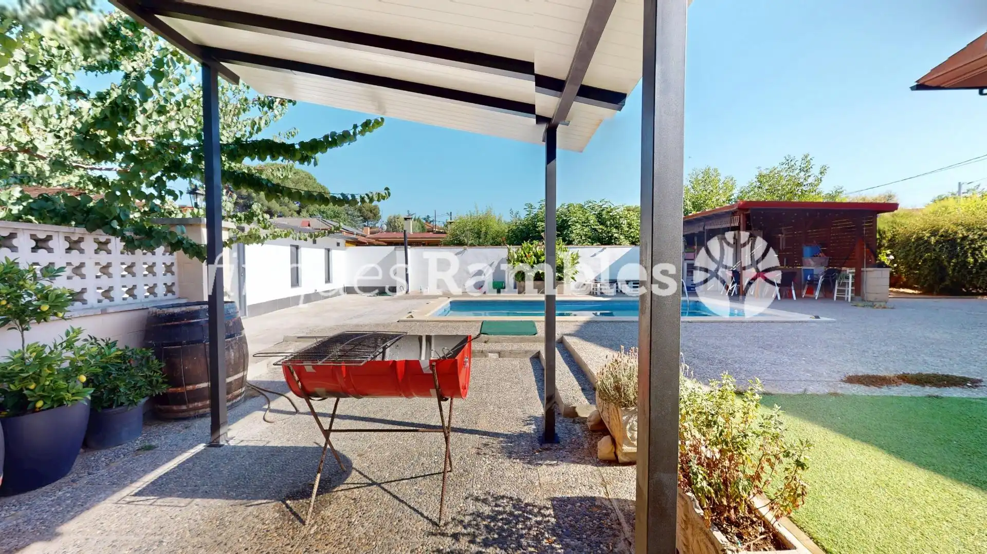 Vista exterior de Casa o chalet en venta en La Torre de Claramunt con Calefacción, Jardín privado y Parquet