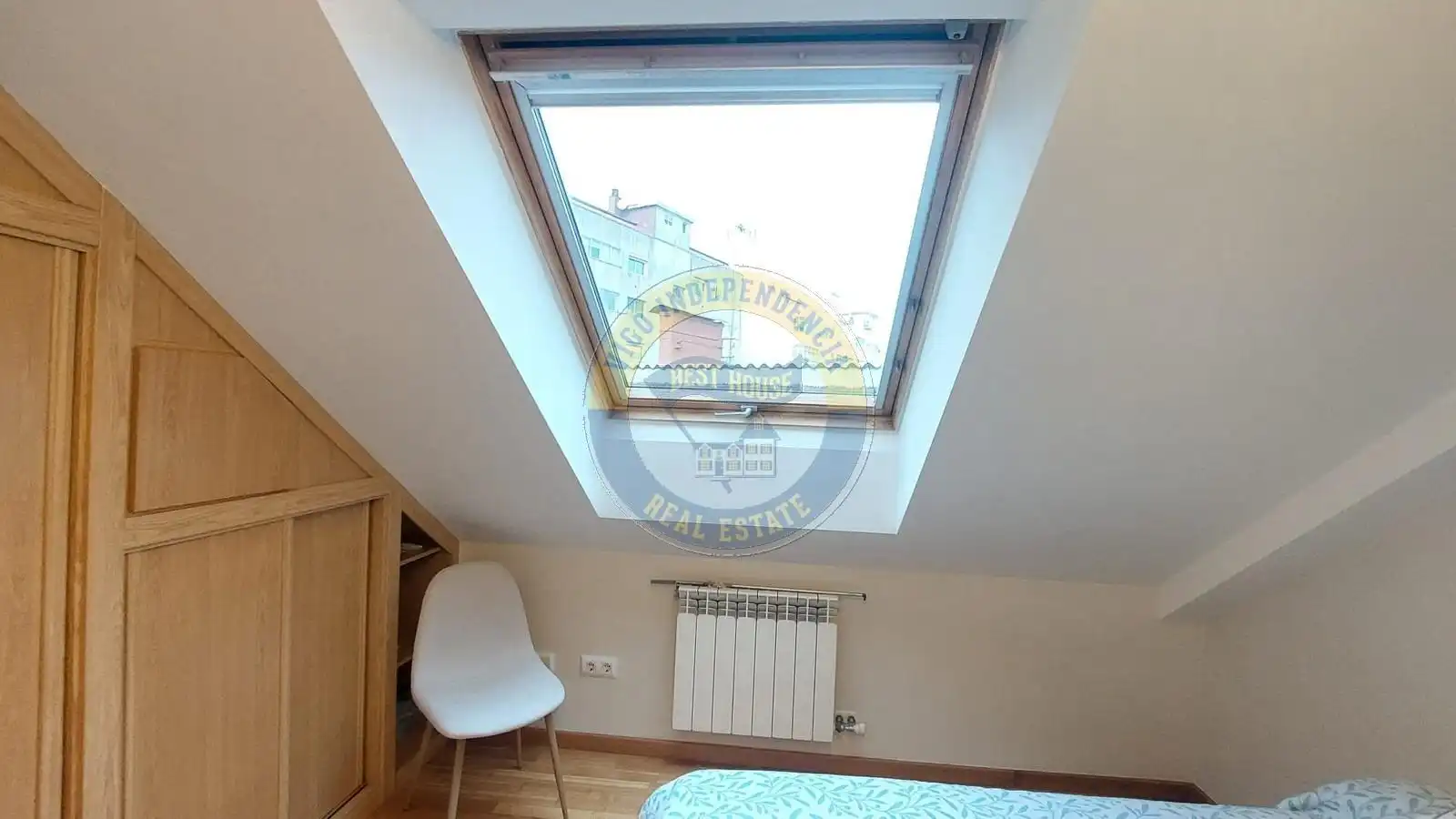 Habitación de Ático en venta en Vigo  con Calefacción, Parquet y Terraza