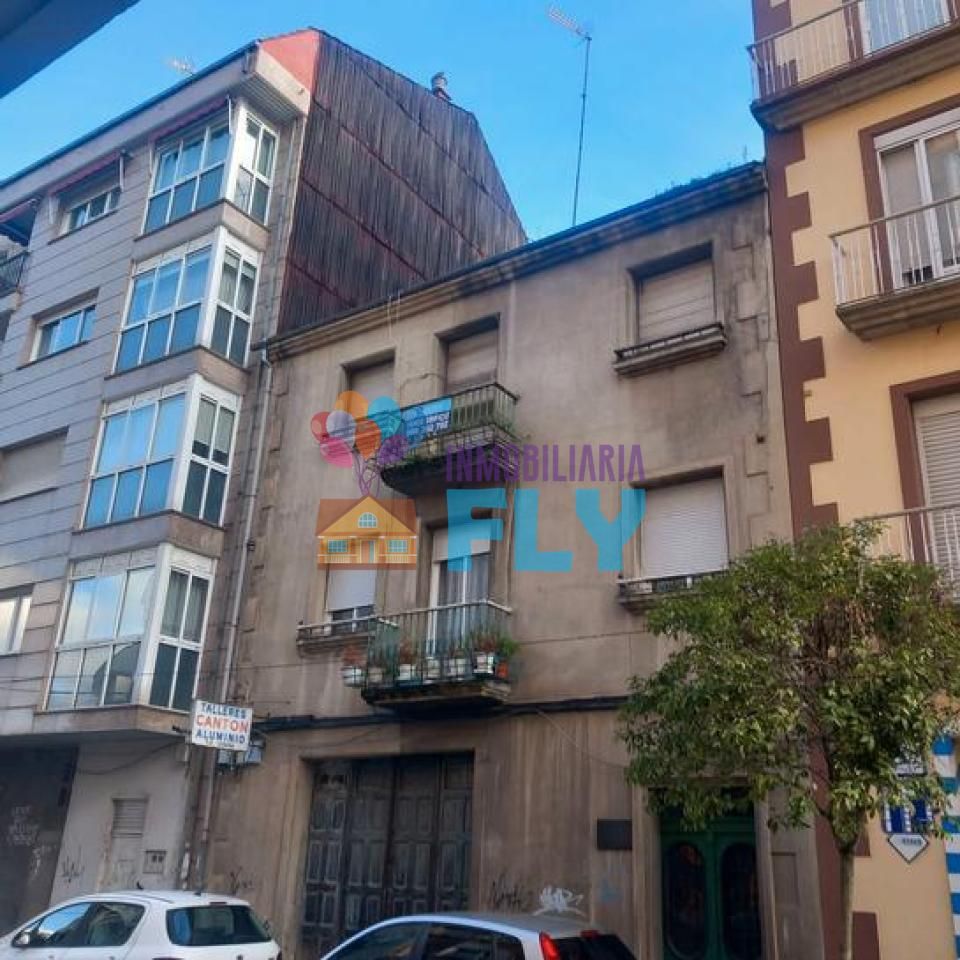Vista exterior de Casa o xalet en venda en Ourense Capital  amb Calefacció, Jardí privat i Terrassa