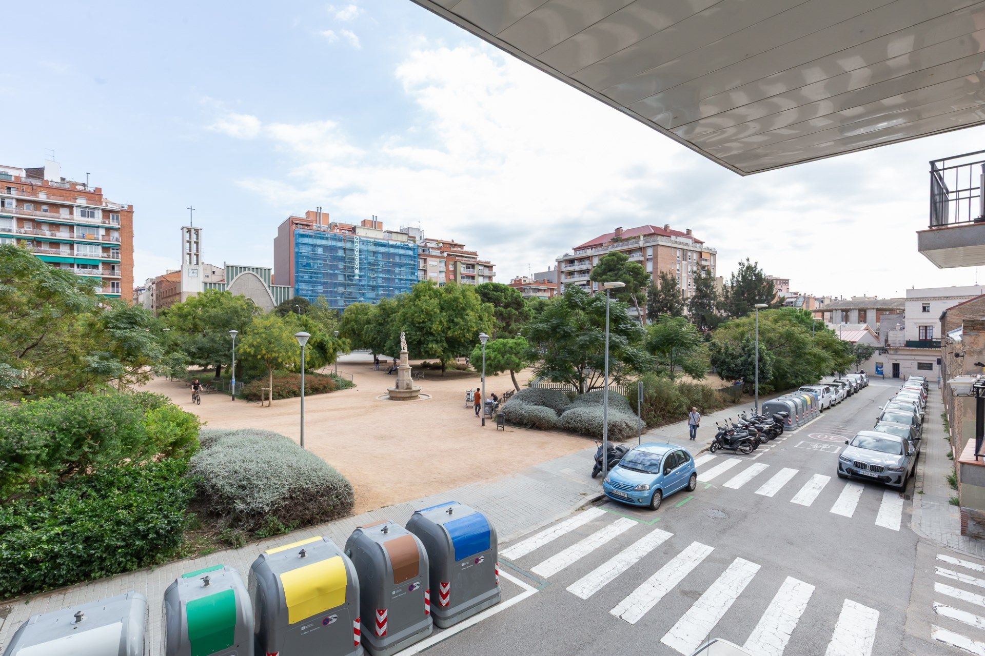 Exterior view of Flat for sale in  Barcelona Capital  with Air Conditioner, Heating and Balcony